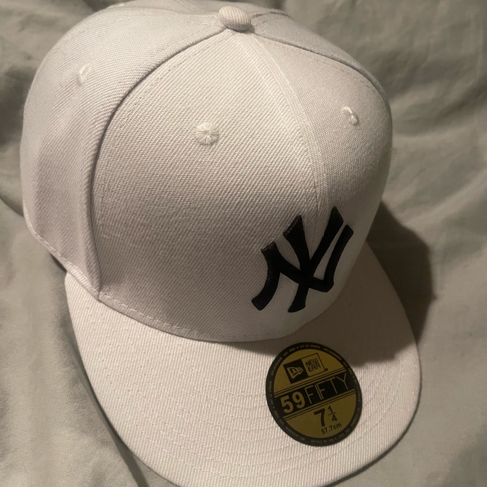 New York Yankees Fitted Hat White  7 1/4
